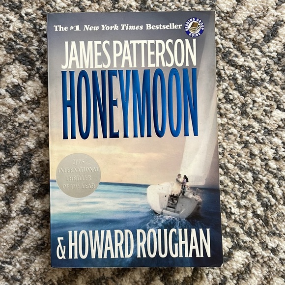 Popular Thriller Mystery Paperback “Book Tok” Book Bundle - Picture 2 of 5